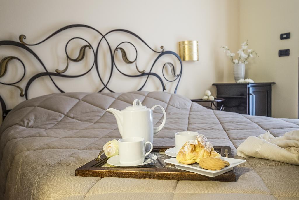 Costa Catterina B&B Castagnito Exterior photo